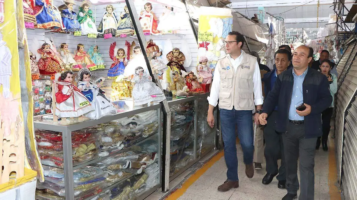 ENTREGA DE PISO EN MERCADO REPUBLICA 4